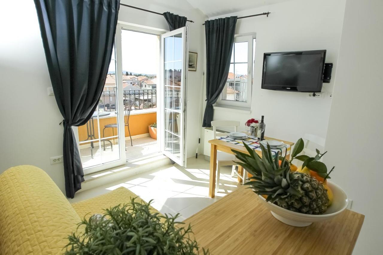 Rougemarin Apartments บีโอกราดนาโมรู ภายนอก รูปภาพ