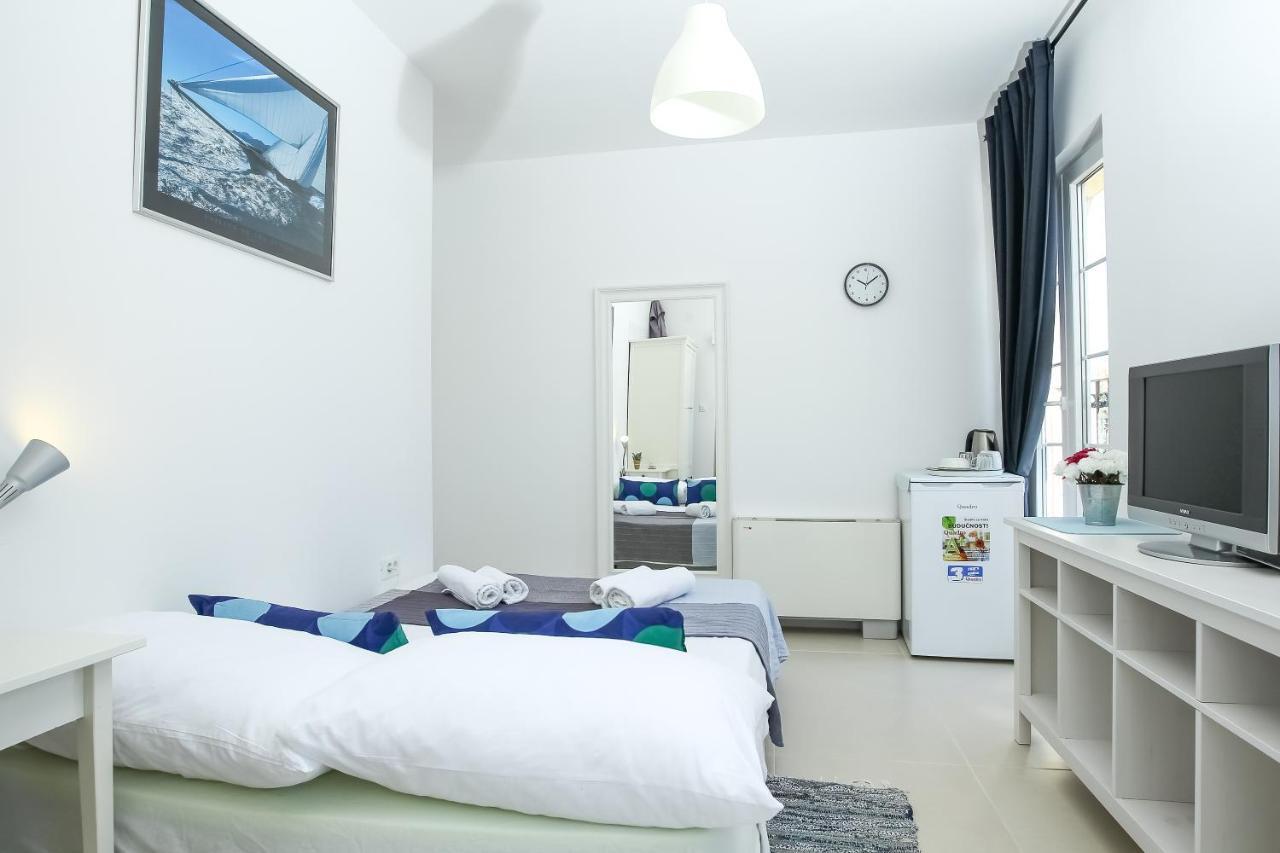 Rougemarin Apartments บีโอกราดนาโมรู ภายนอก รูปภาพ